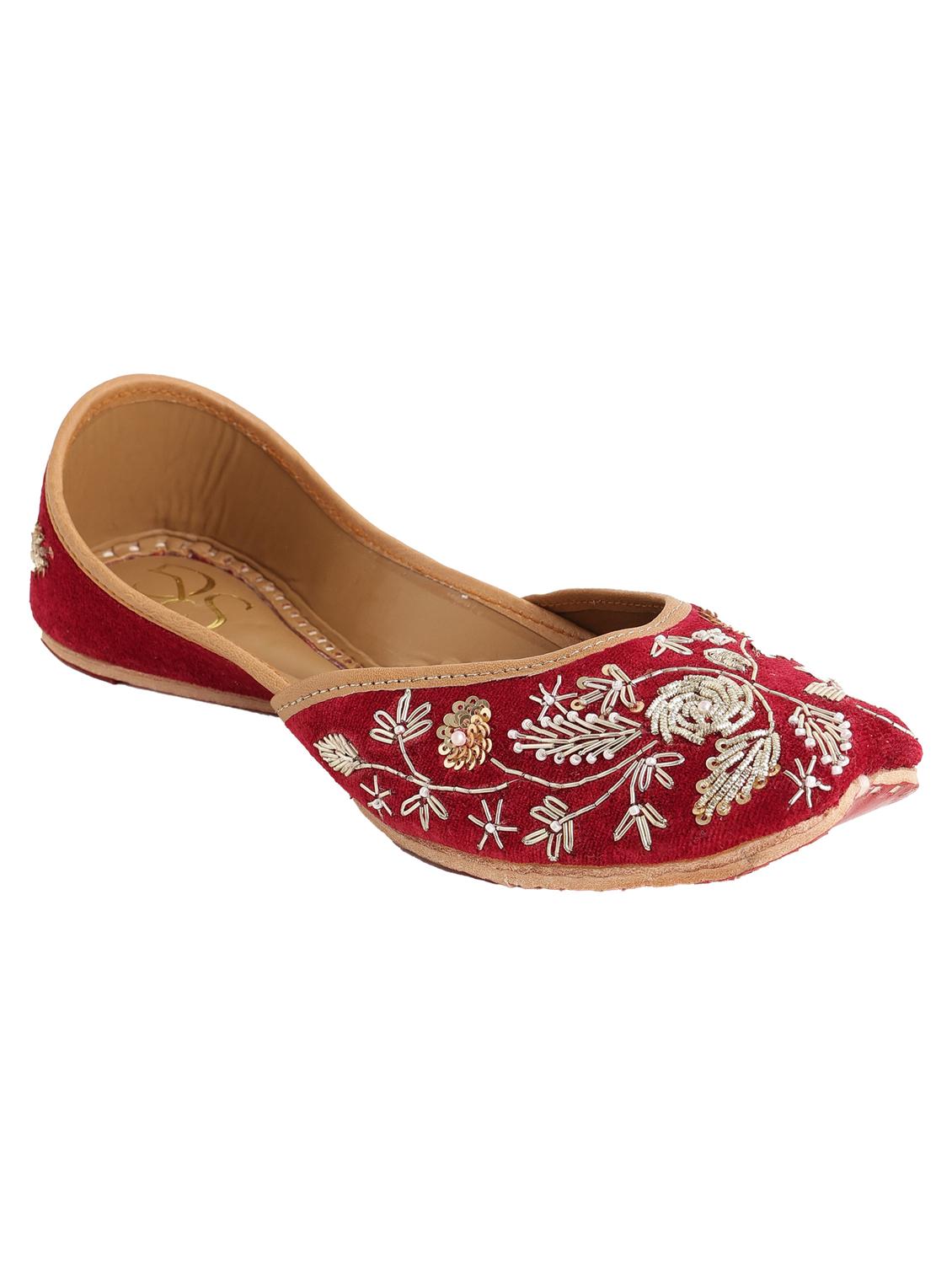 women embroidered slip on juttis - 21943252 - Standard Image - 2