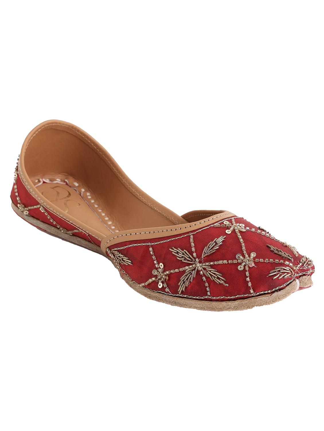 women embroidered slip on juttis - 21943259 - Standard Image - 2