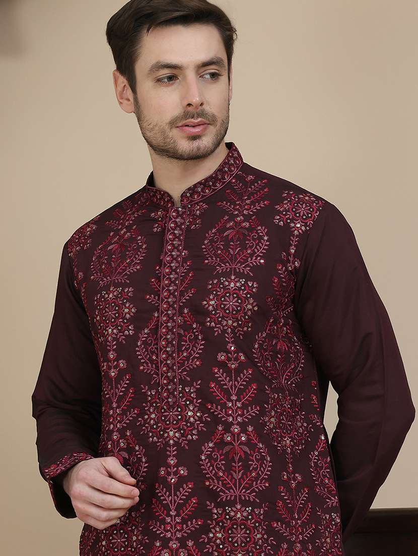 Men Embroidered Mandarin Neck Long Kurta