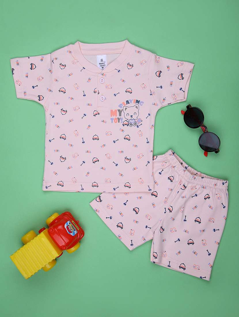 boys printed t-shirt & shorts twin set