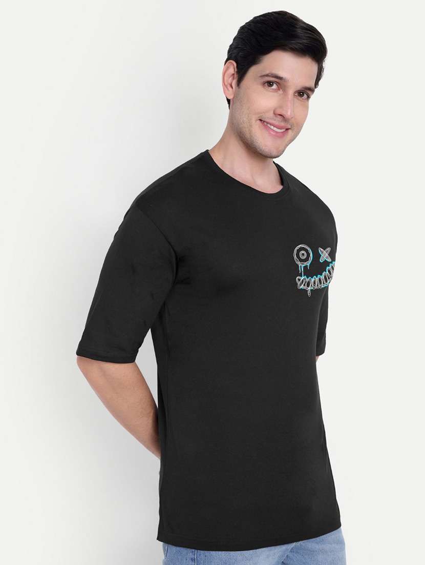 men black short sleeve oversized t-shirt - 21944426 - Standard Image - 2
