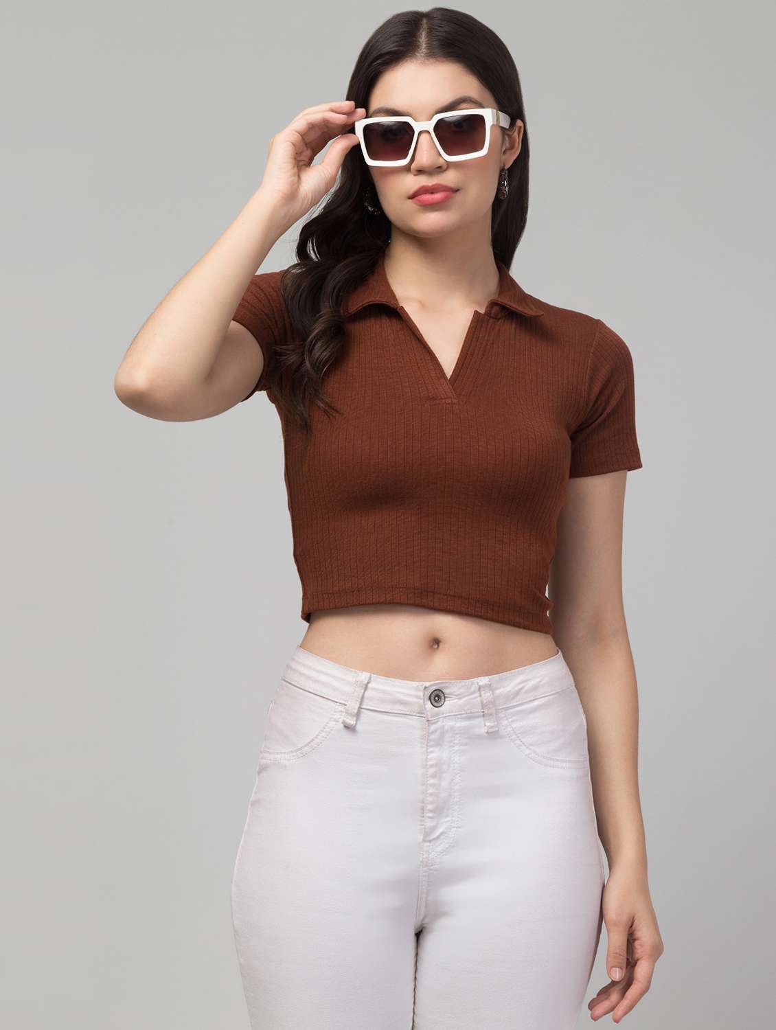 women solid short sleeve collared crop top