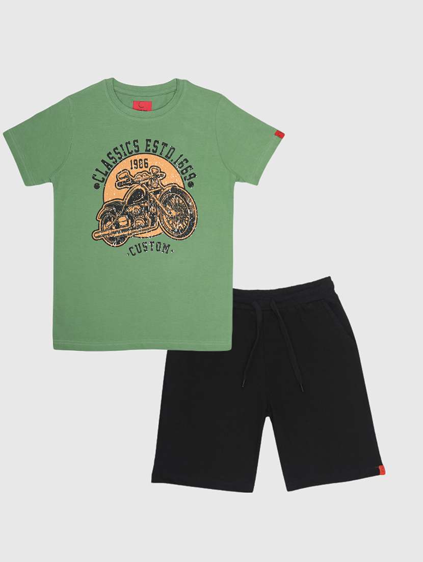 boys printed t-shirt & shorts casual wear set