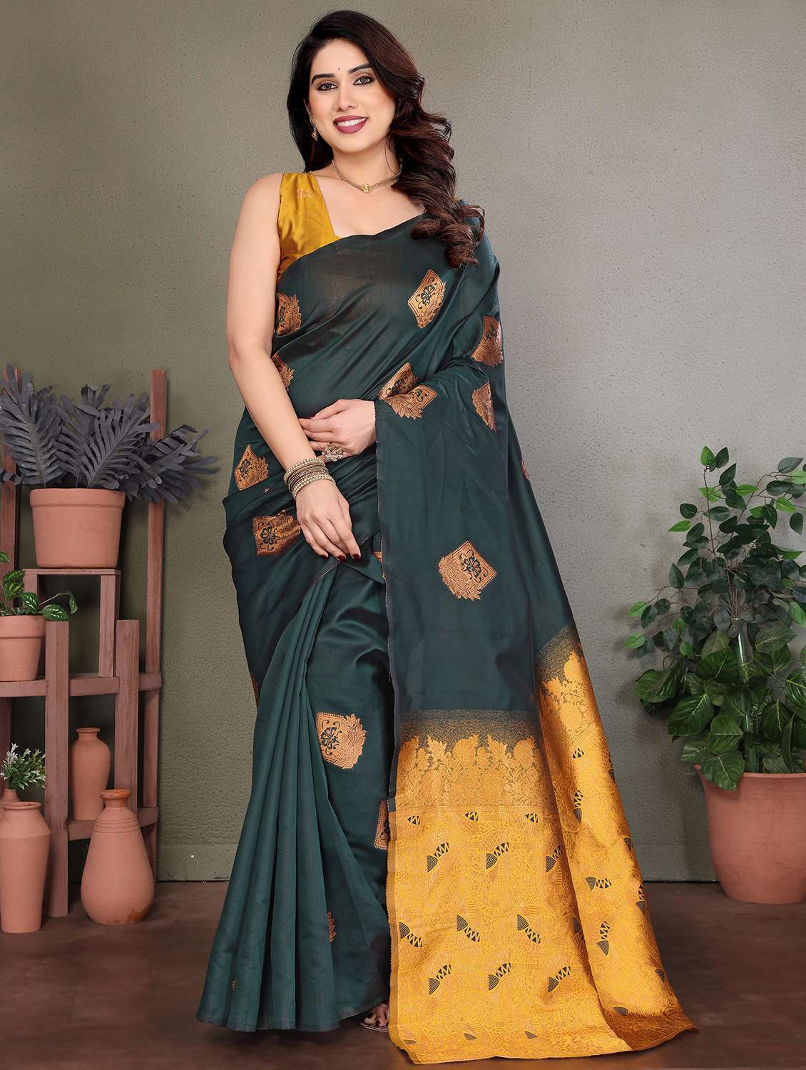 women self design banarasi saree with blouse