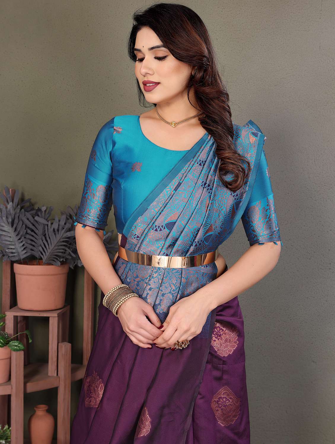 women self design banarasi saree with blouse - 21946727 -  Standard Image - 2