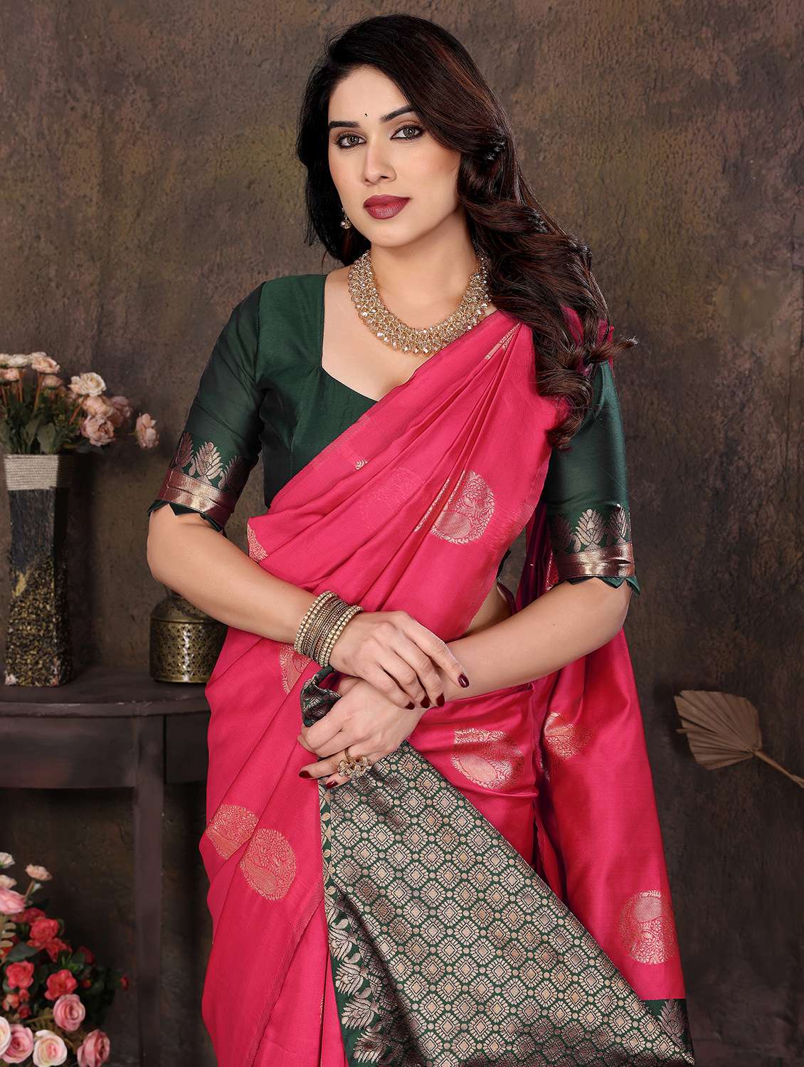 women self design banarasi saree with blouse - 21946729 -  Standard Image - 2