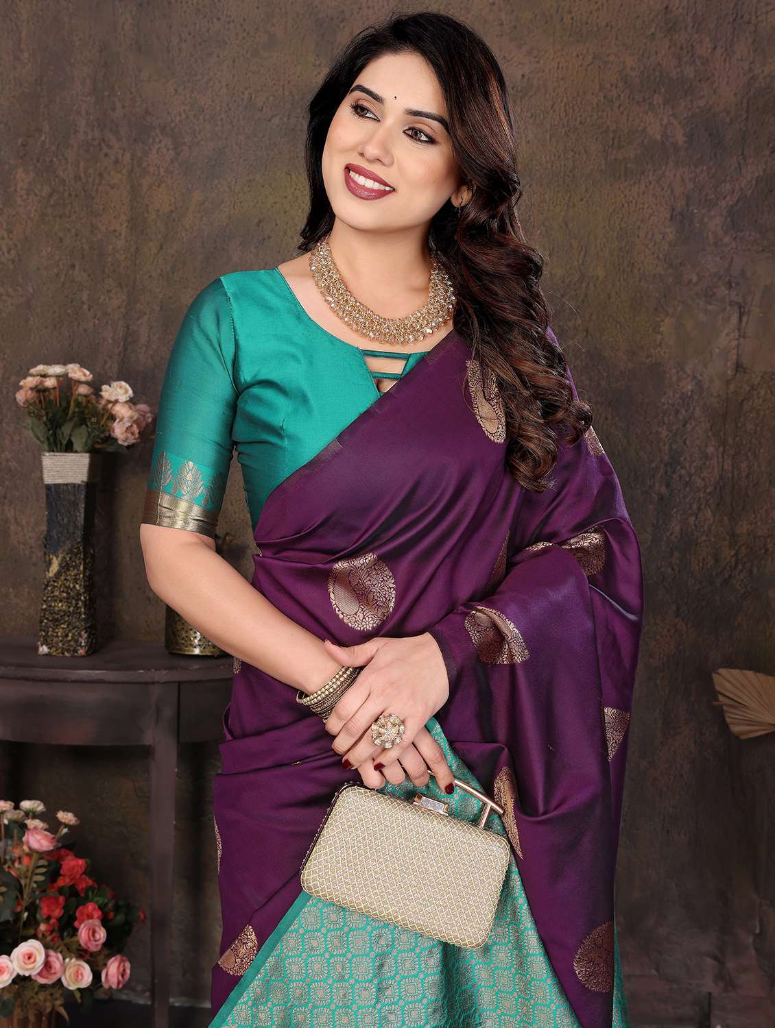 women self design banarasi saree with blouse - 21946730 -  Standard Image - 2