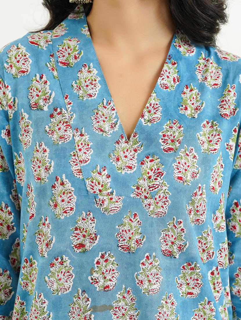 women three quarter sleeve a-line kurta - 21947558 - Standard Image - 2