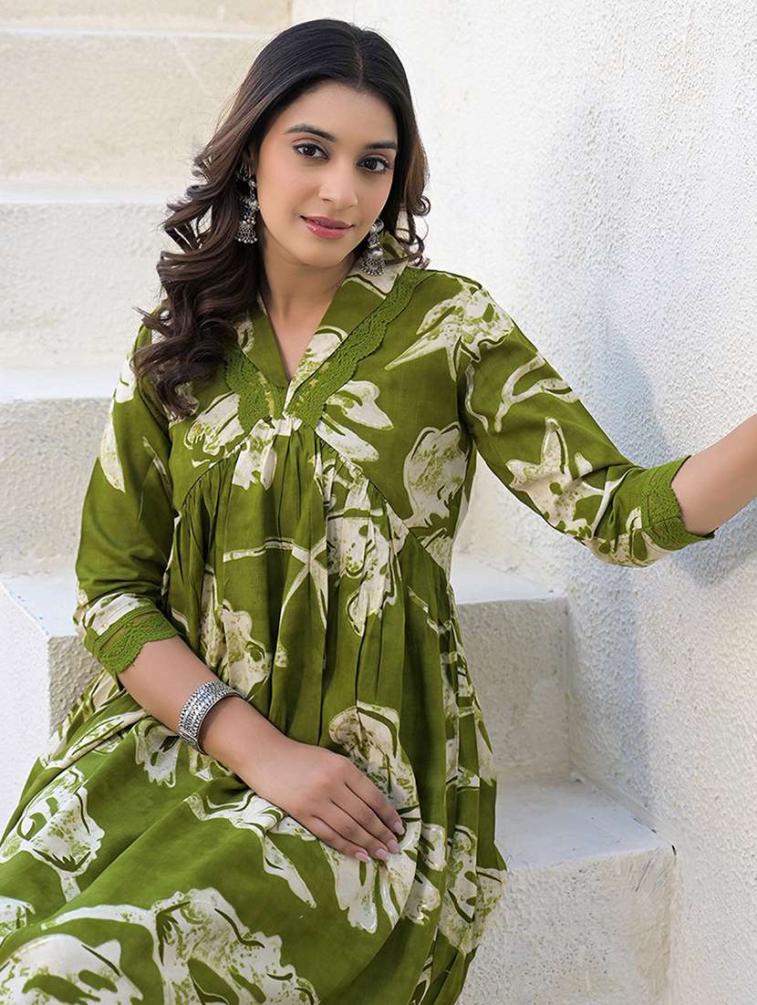 women three quarter sleeve kurta pant with dupatta set - 21947956 -  Standard Image - 2