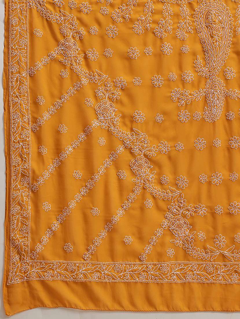 women solid with work chikankari saree with blouse - 21947973 - Standard Image - 7