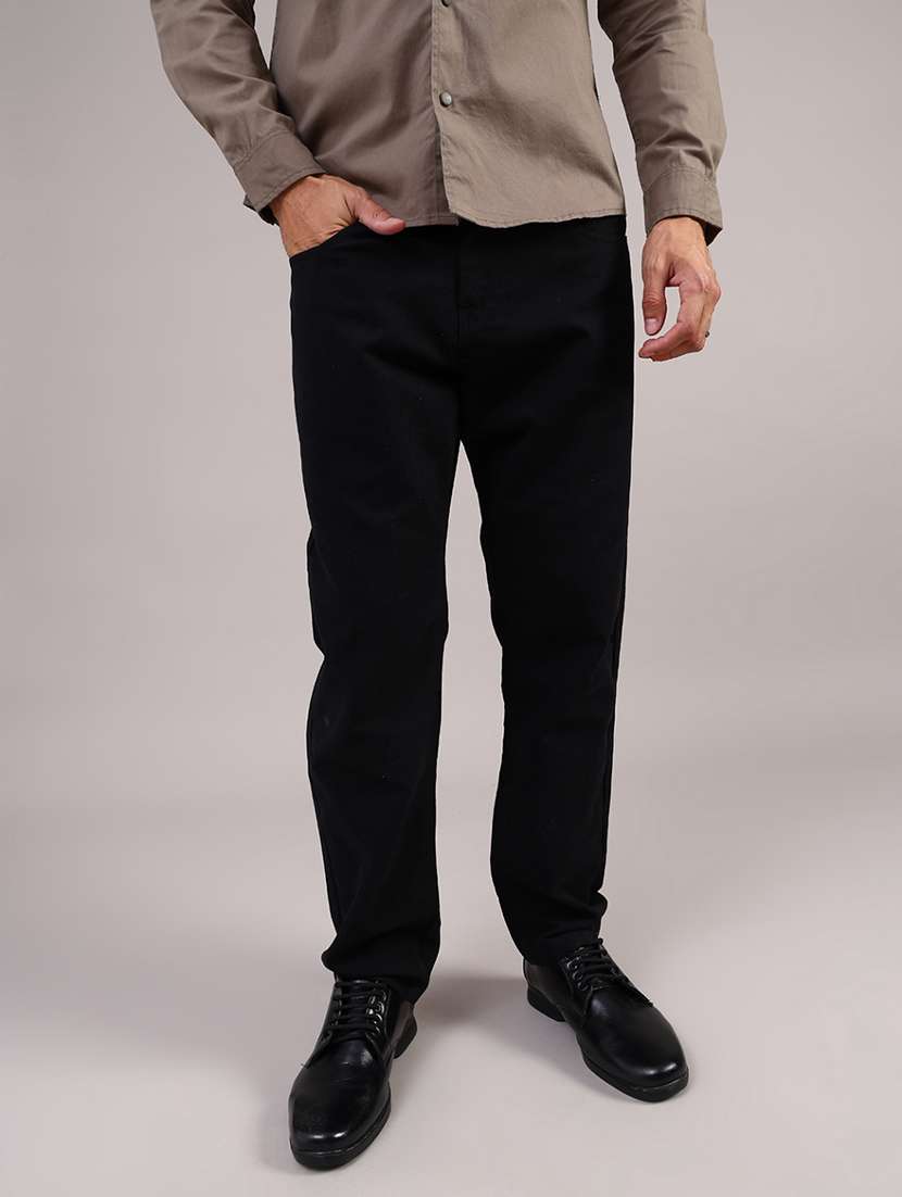 men solid mid rise straight fit chinos 