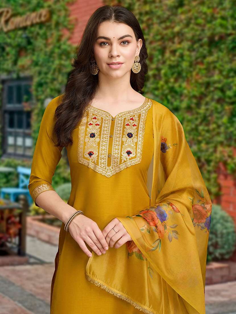 women three quarter sleeve kurta pant with dupatta set - 21948523 -  Standard Image - 2