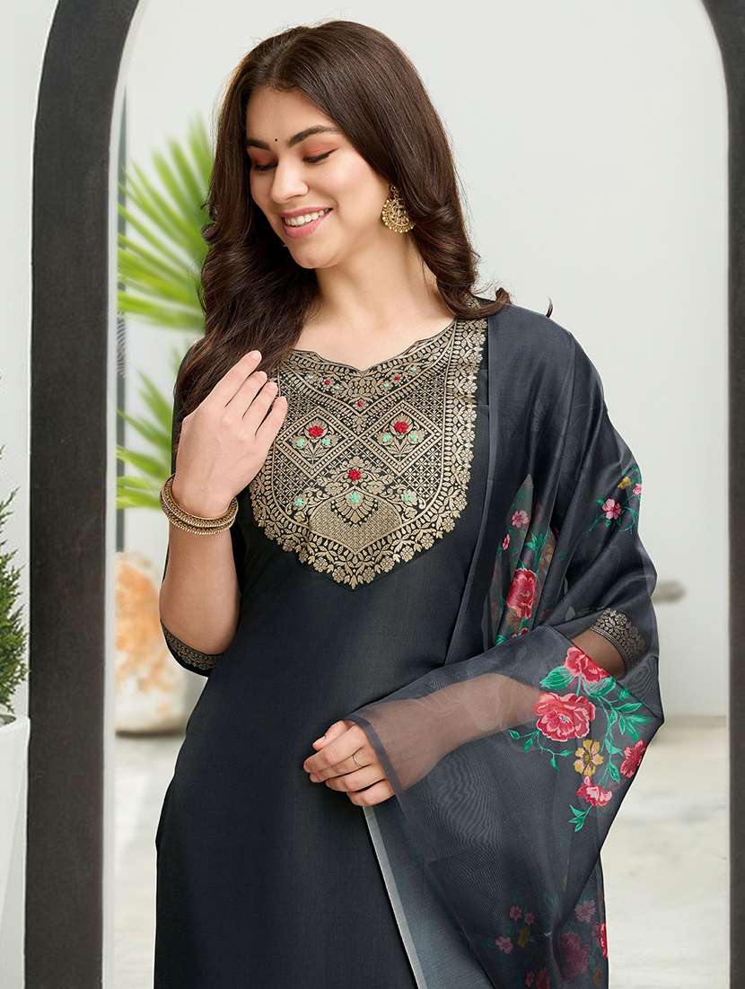women three quarter sleeve kurta pant with dupatta set - 21948525 - Standard Image - 2
