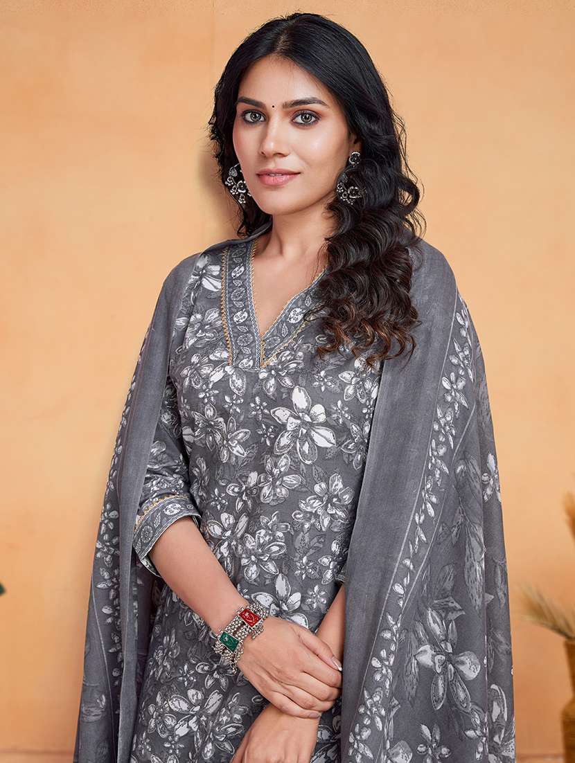 women three quarter sleeve kurta salwar with dupatta set - 21948532 -  Standard Image - 2