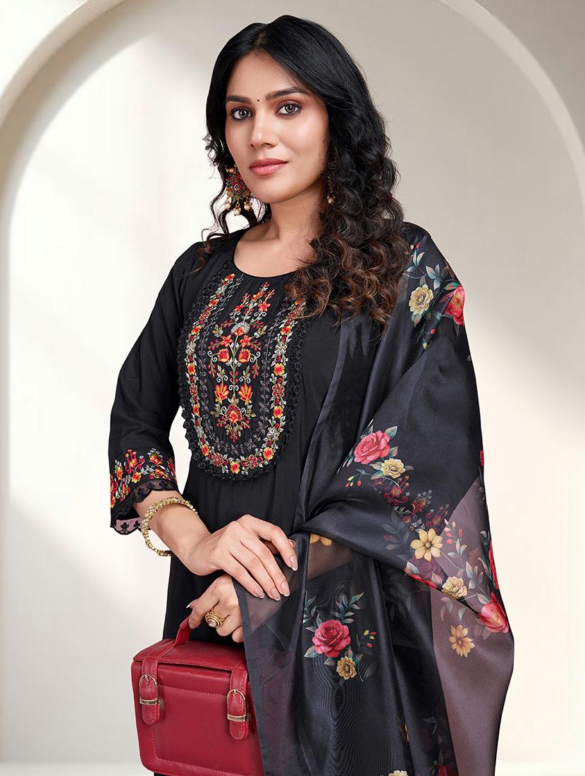 women three quarter sleeve kurta pant with dupatta set - 21948541 - Standard Image - 2