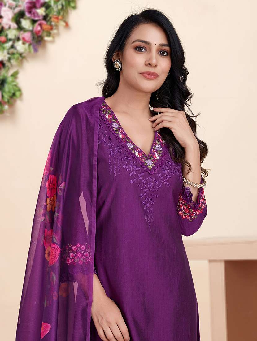 women three quarter sleeve kurta pant with dupatta set - 21948547 - Standard Image - 2