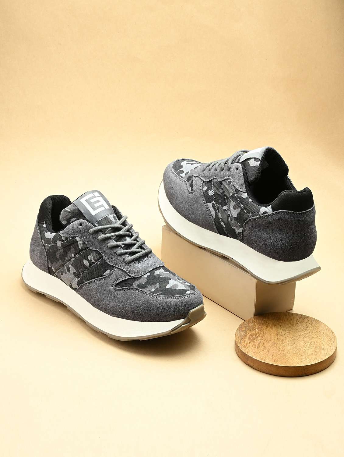 men grey lace up casual shoes