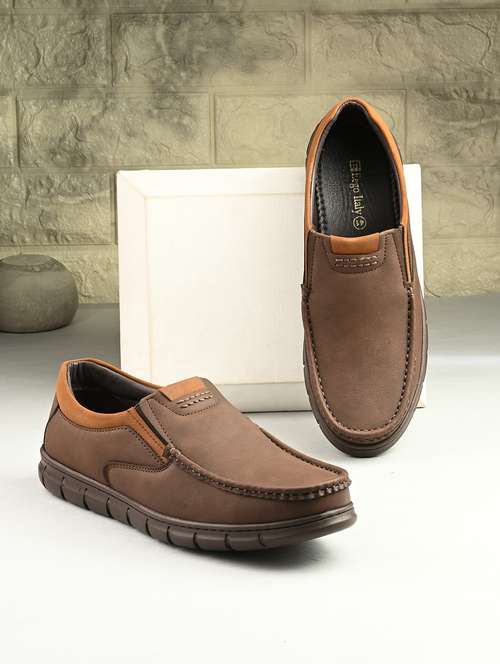 men brown solid boat shoe - 21948577 - Standard Image - 0