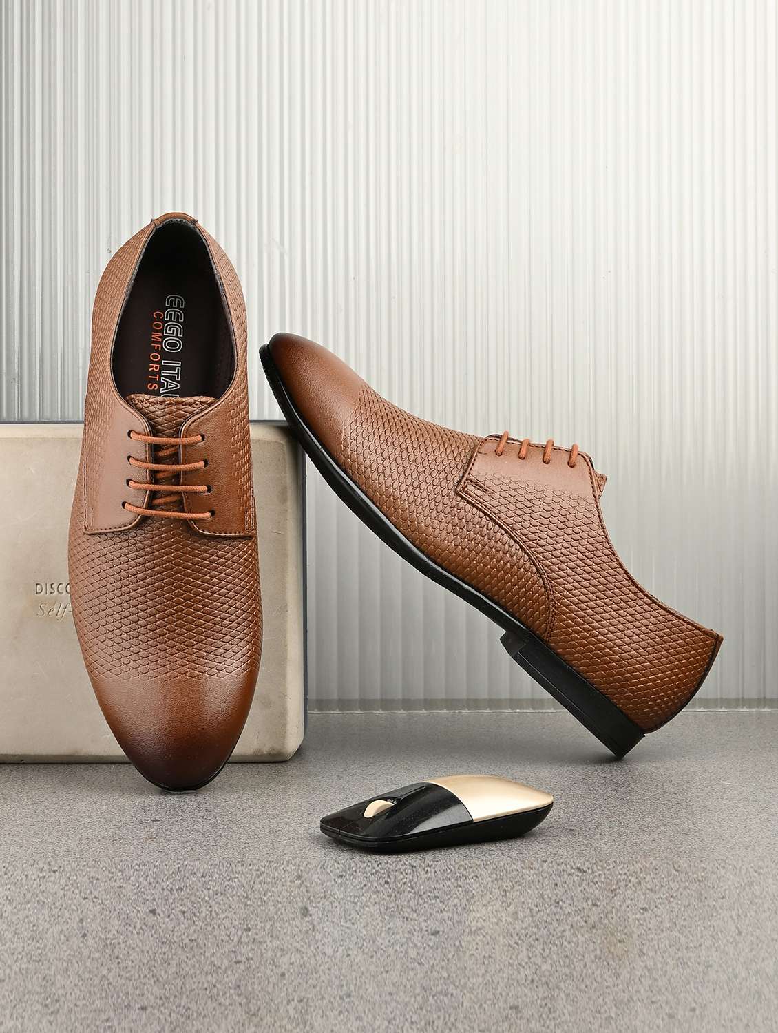 men tan lace-up derby