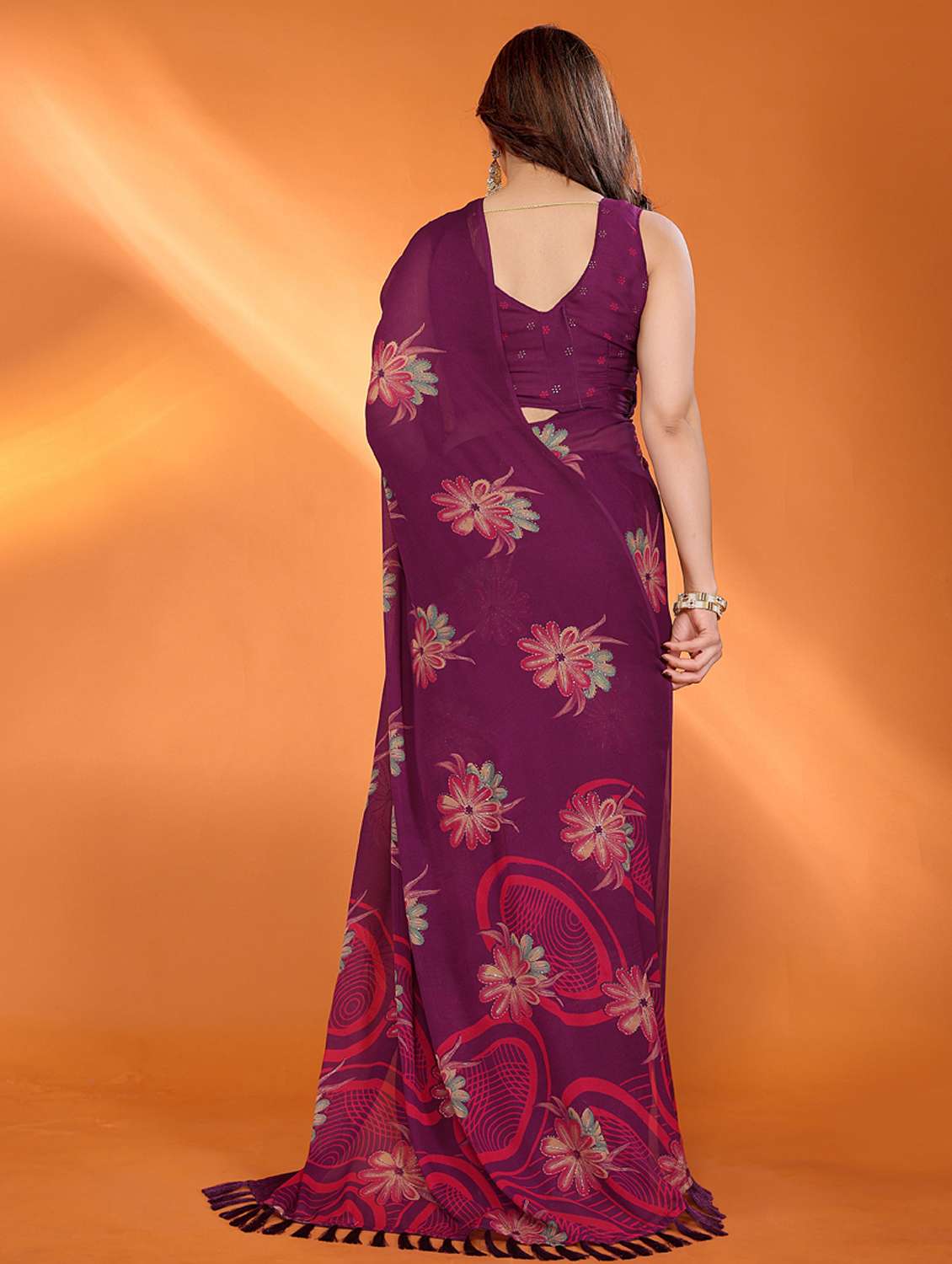 women printed casual wear saree with blouse - 21949166 - Standard Image - 2