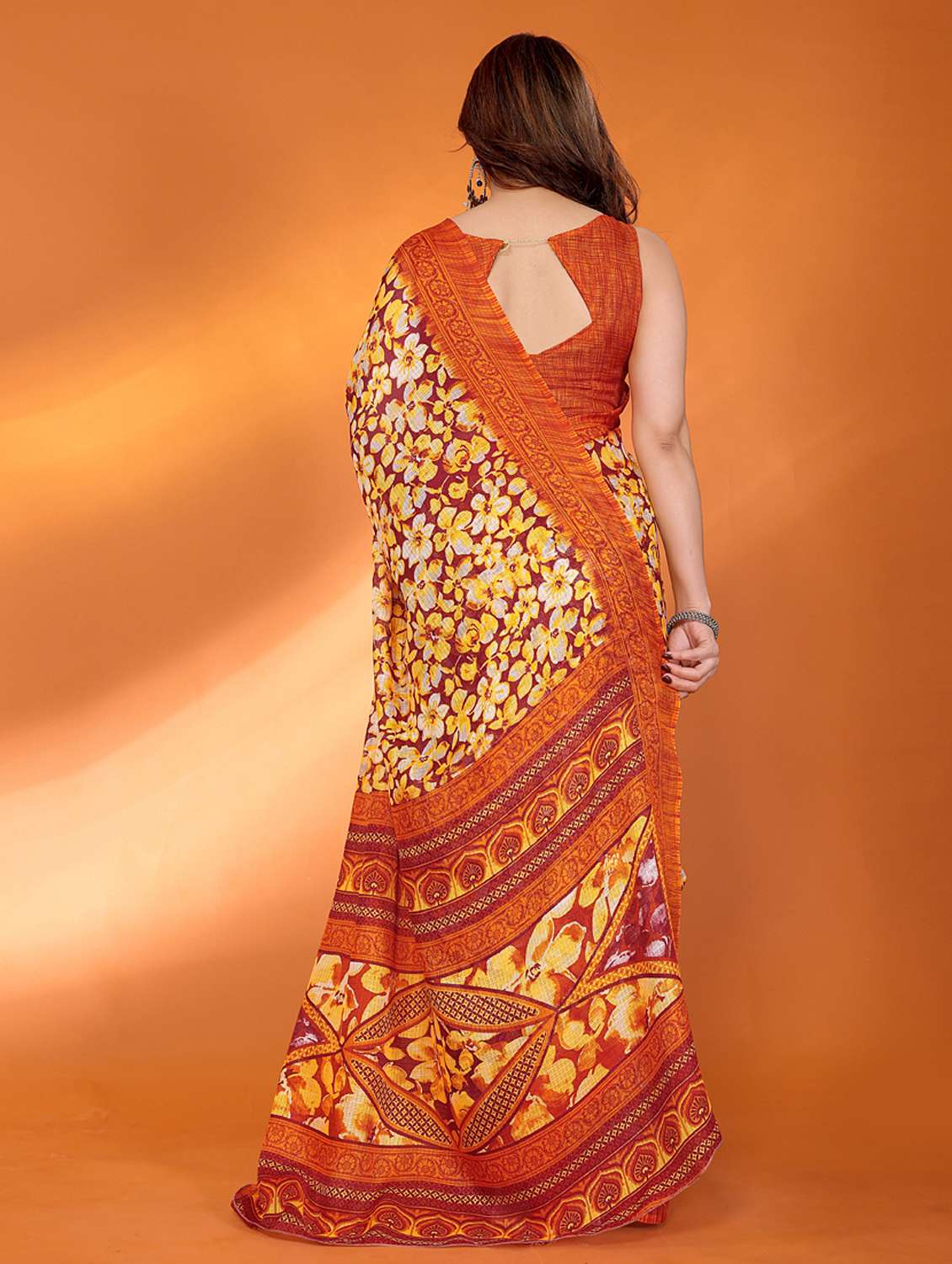 women printed casual wear saree with blouse - 21949169 -  Standard Image - 2