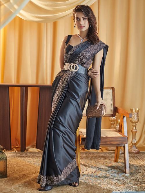 women solid with bordered saree with blouse - 21949642 - Standard Image - 0