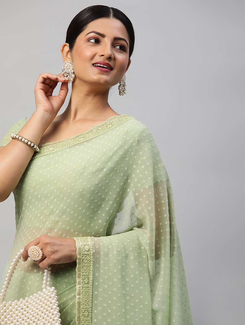 women self design bordered saree with blouse - 21949942 - Standard Image - 2