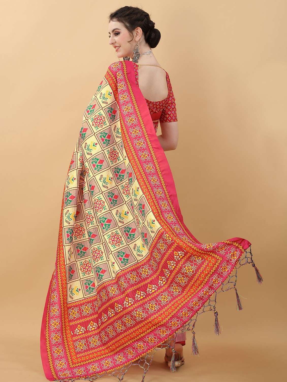 women printed casual wear saree with blouse - 21950016 -  Standard Image - 2