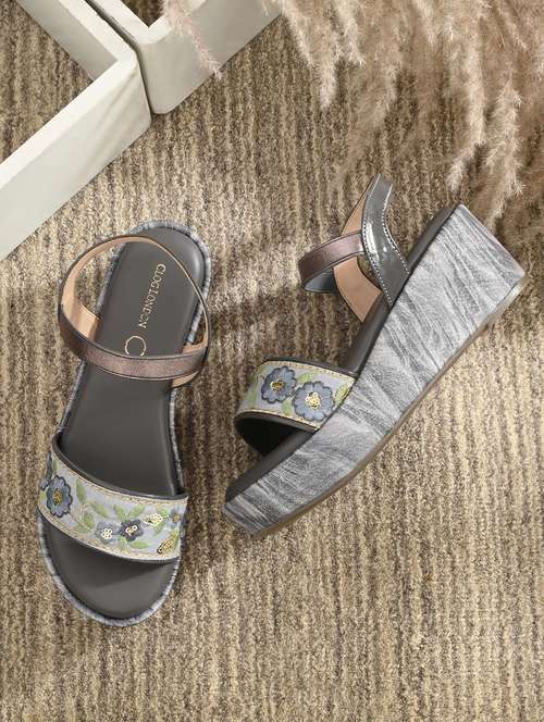 women embroidered back strap wedge - 21950270 -  Standard Image - 0