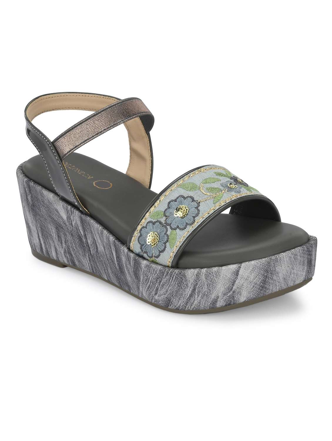 women embroidered back strap wedge - 21950270 -  Standard Image - 2