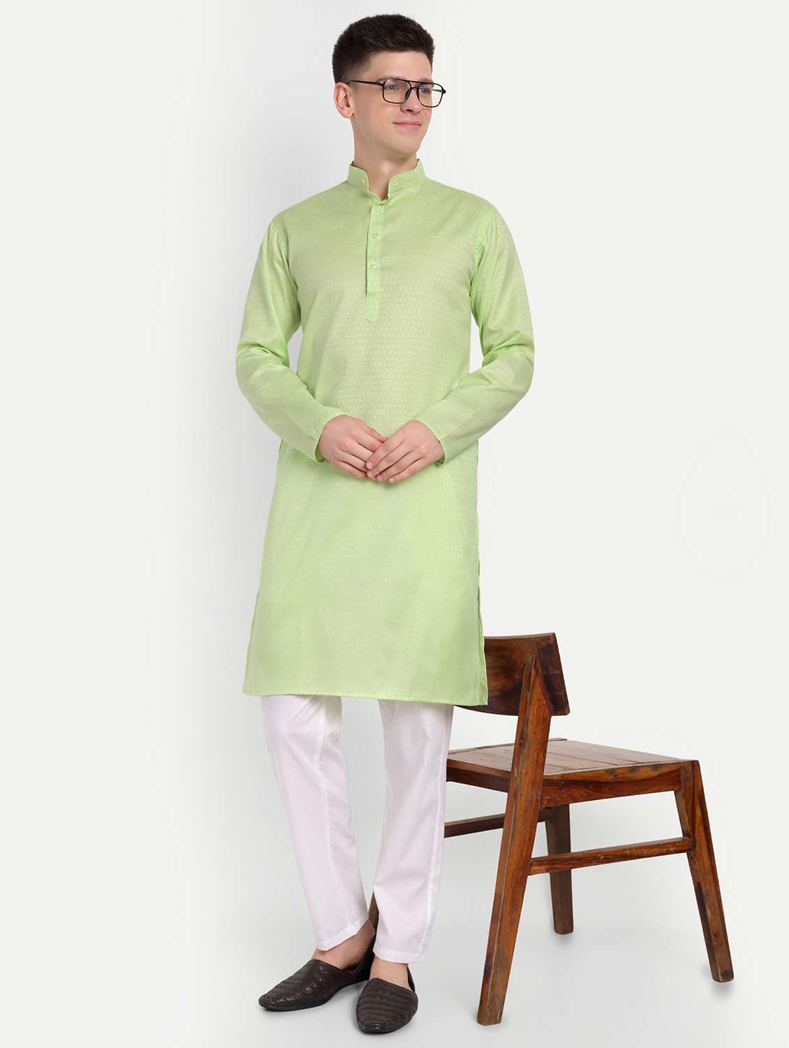 men mandarin neck kurta with trousers ethnic wear set