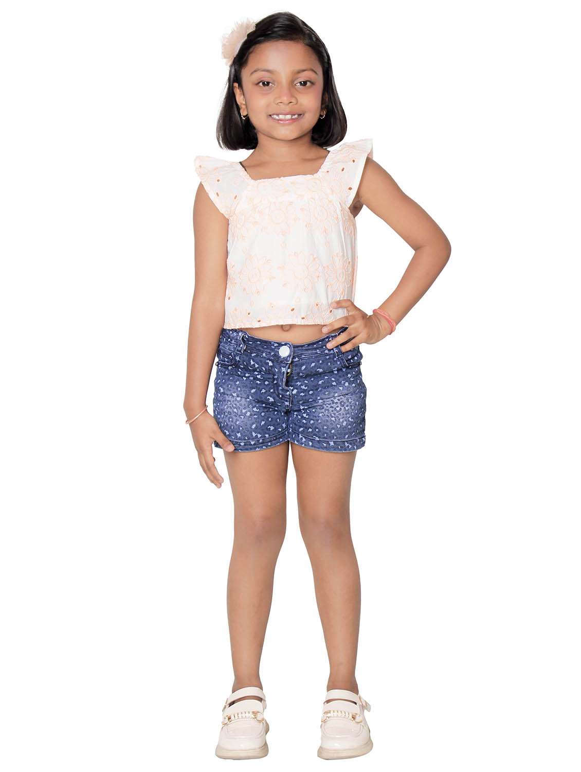 girls white embroidered sleeveless regular top