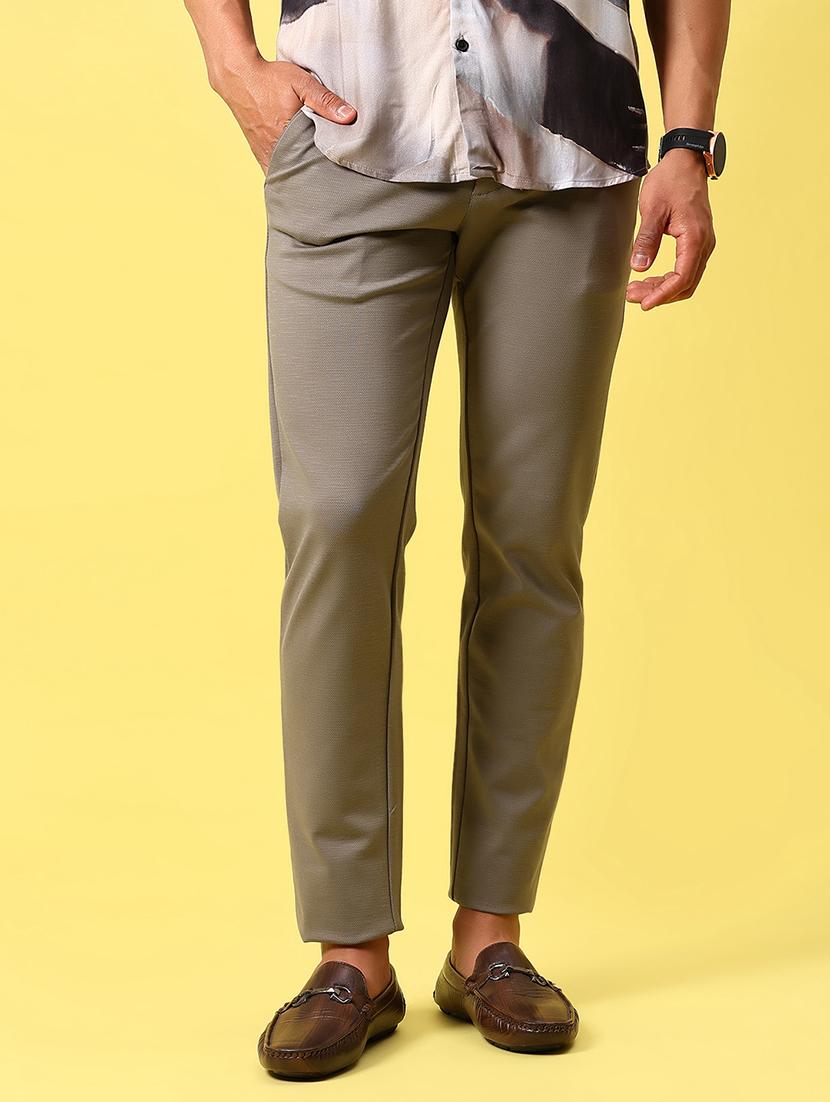 men solid mid rise slim fit chinos  - 21951399 -  Zoom Image - 0