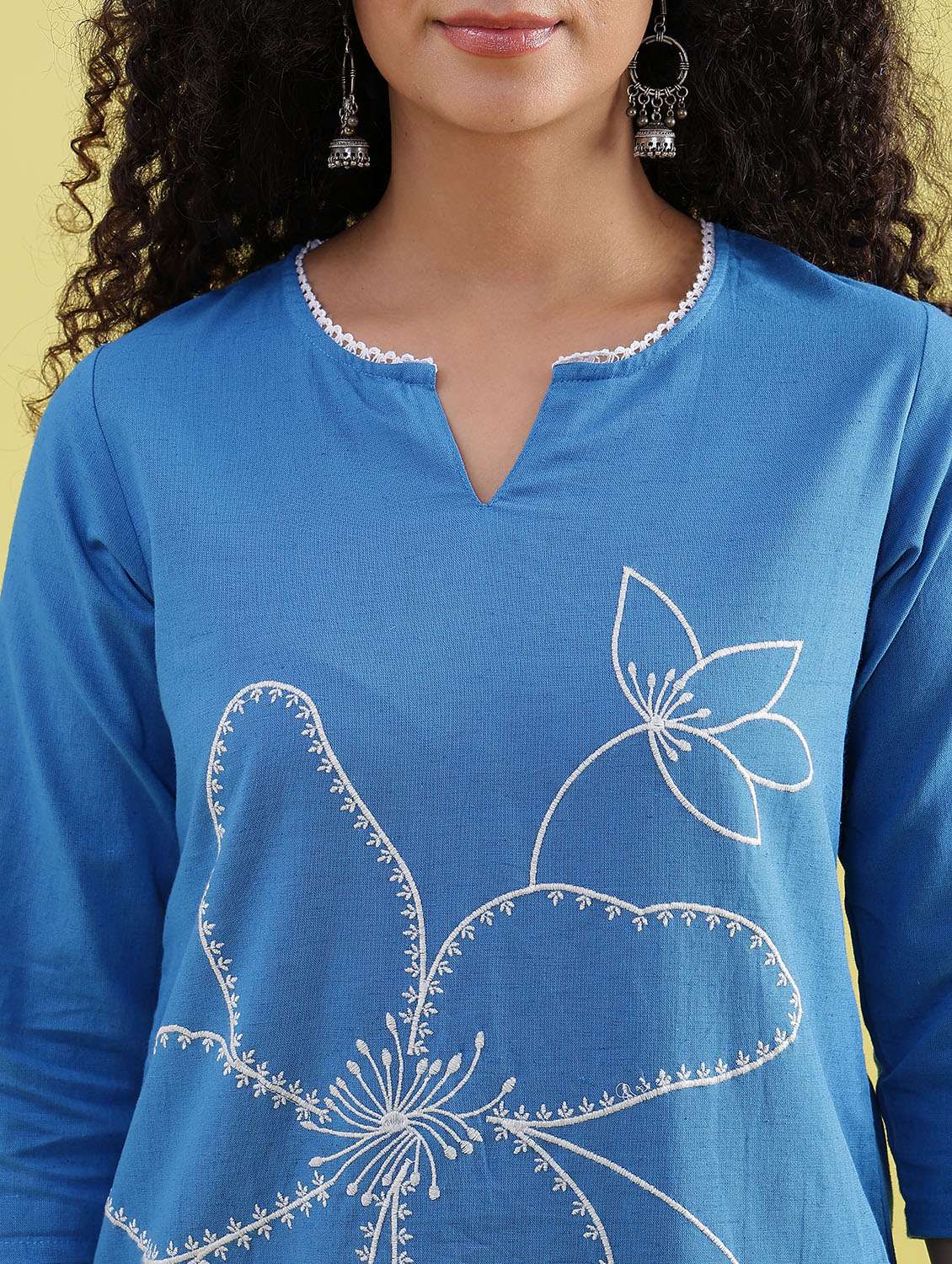 women embroidered three quarter sleeve kurta - 21951460 - Standard Image - 2