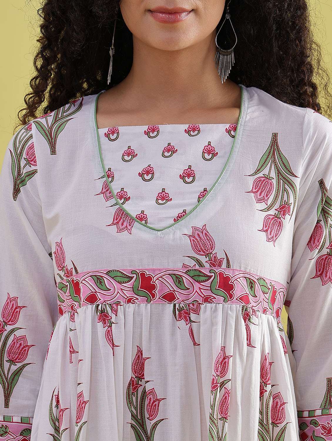 women white printed a-line ethnic dress - 21951468 -  Standard Image - 2