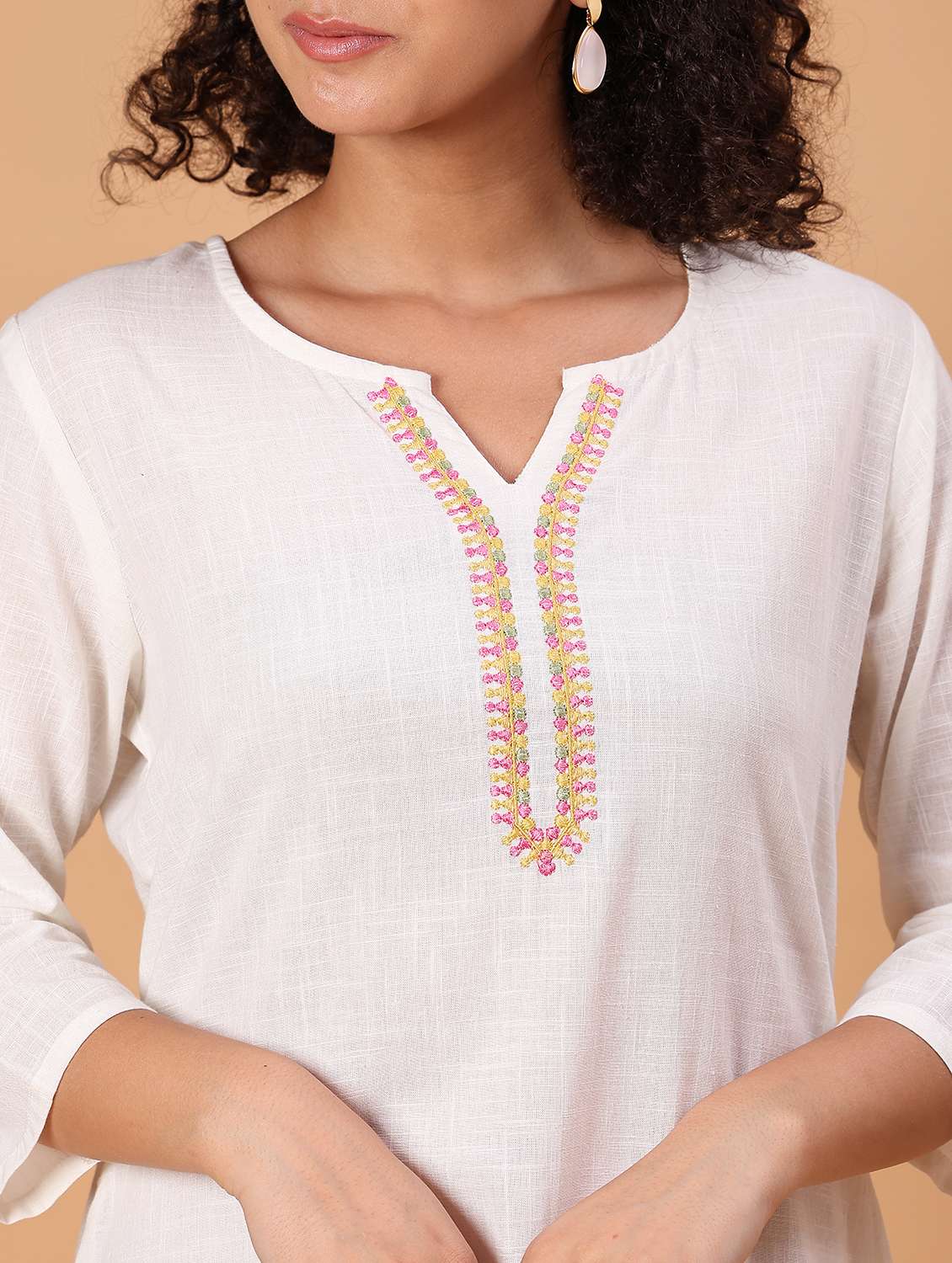 women white embroidered notch neck straight kurta - 21952089 -  Standard Image - 2
