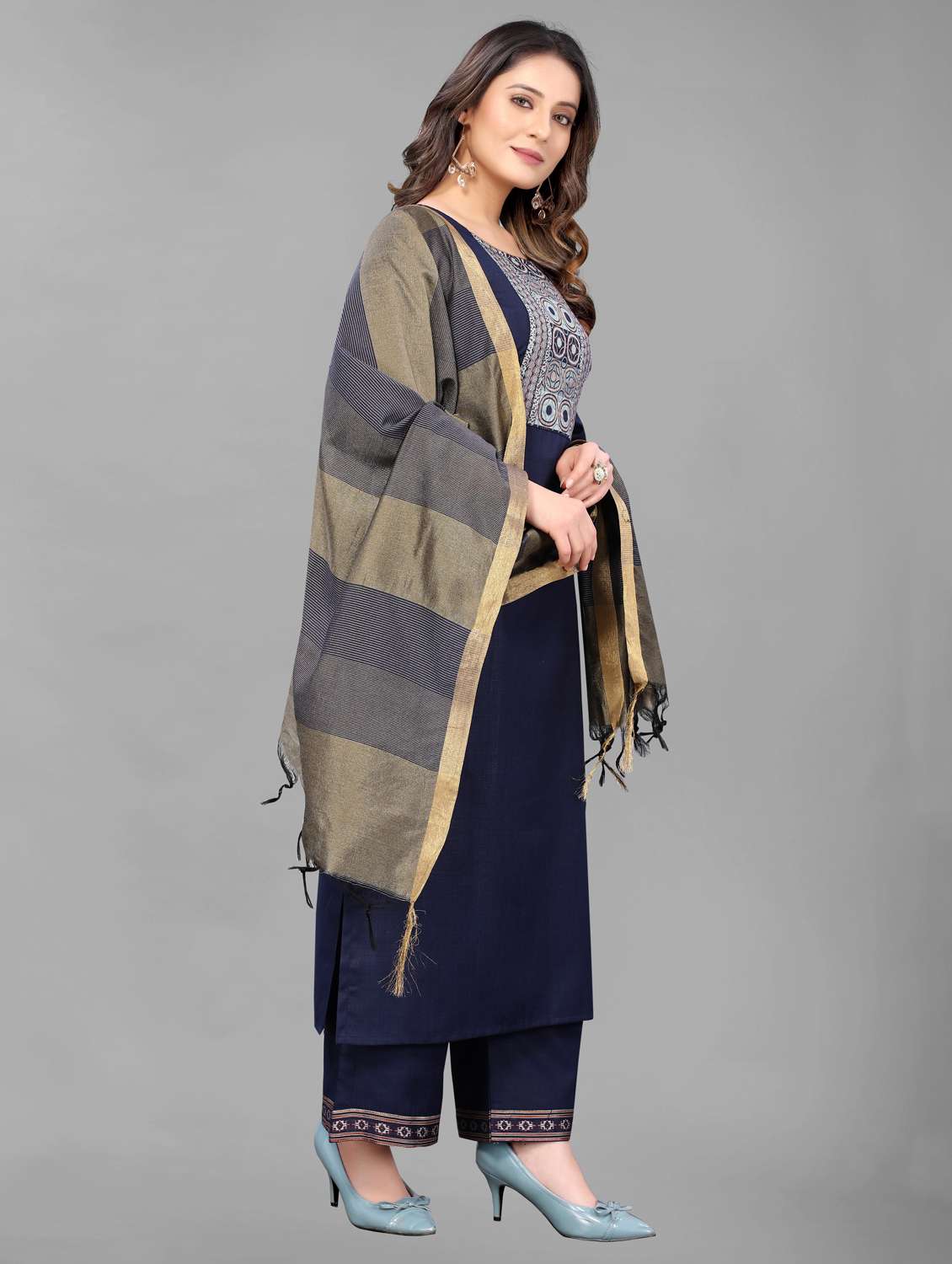 women three quarter sleeve kurta palazzo with dupatta set - 21954051 -  Standard Image - 2