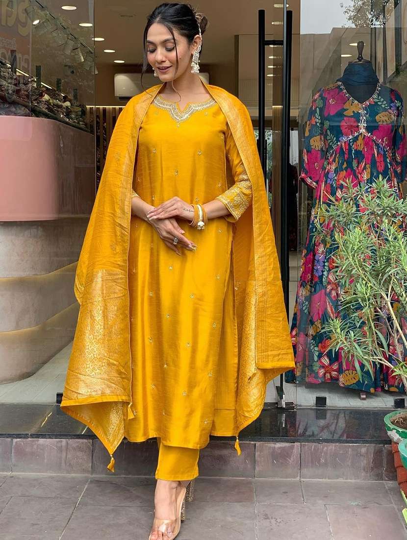 women three quarter sleeve kurta pant with dupatta set - 21954171 - Standard Image - 2