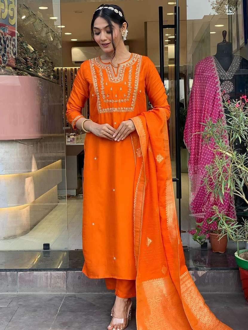 women three quarter sleeve kurta pant with dupatta set - 21954172 - Standard Image - 2