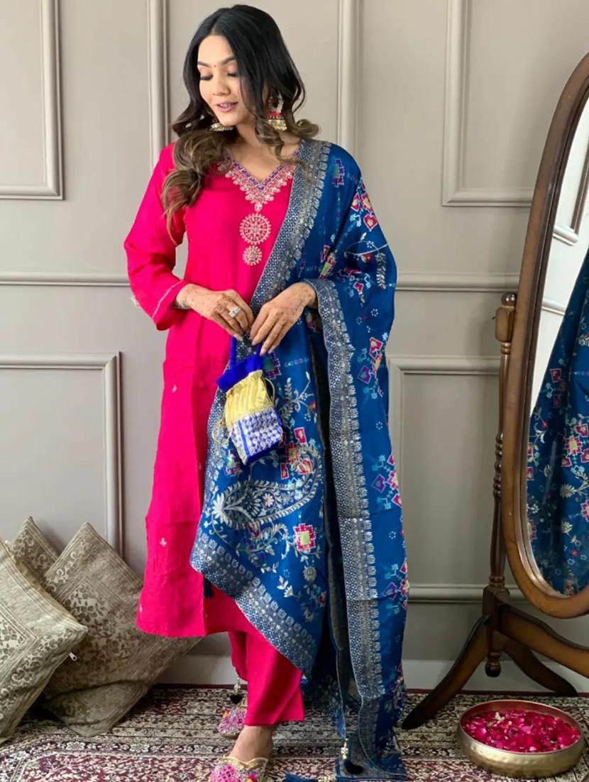 women three quarter sleeve kurta pant with dupatta set - 21954203 - Standard Image - 2