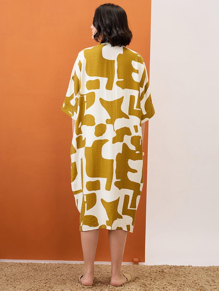 globus women green abstract print collared neck batwing sleeves straight hem oversized fusion midi shirt dress - 21955911 - Standard Image - 2