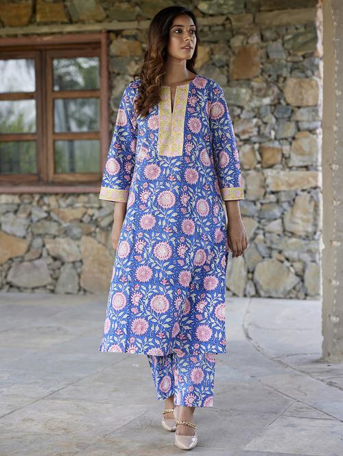 women floral three quarter sleeve straight kurta - 21956042 -  Standard Image - 0