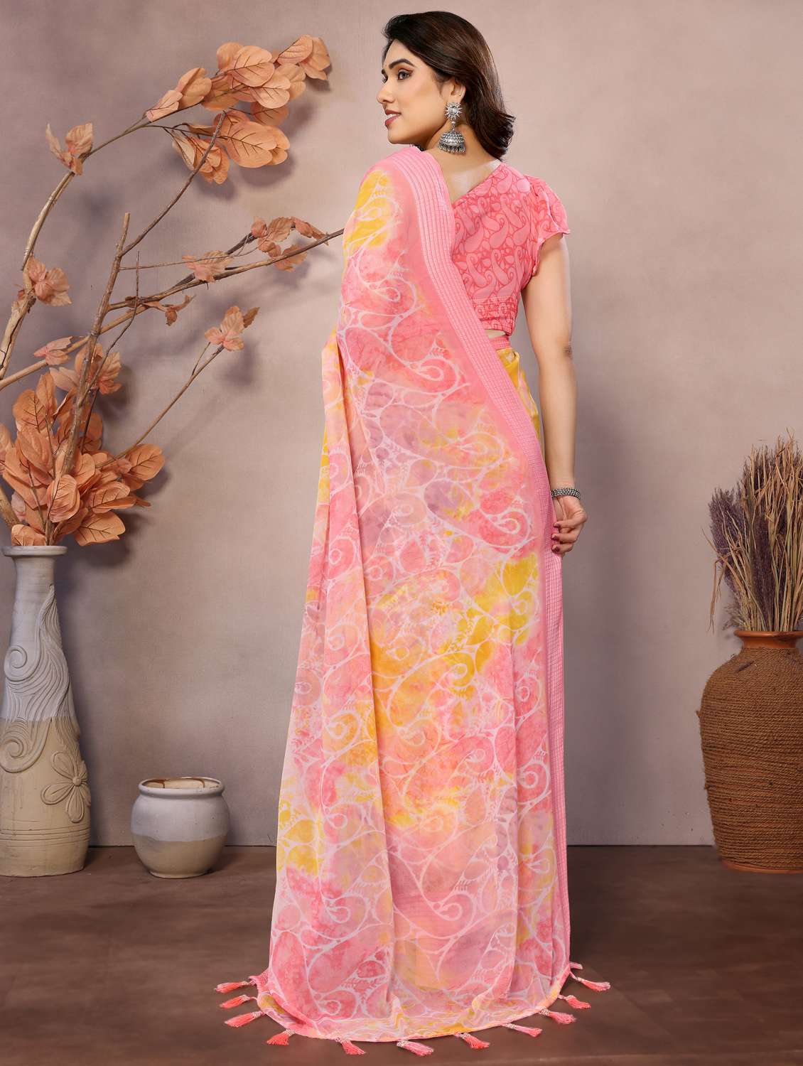women pink printed saree with blouse - 21956643 -  Standard Image - 2