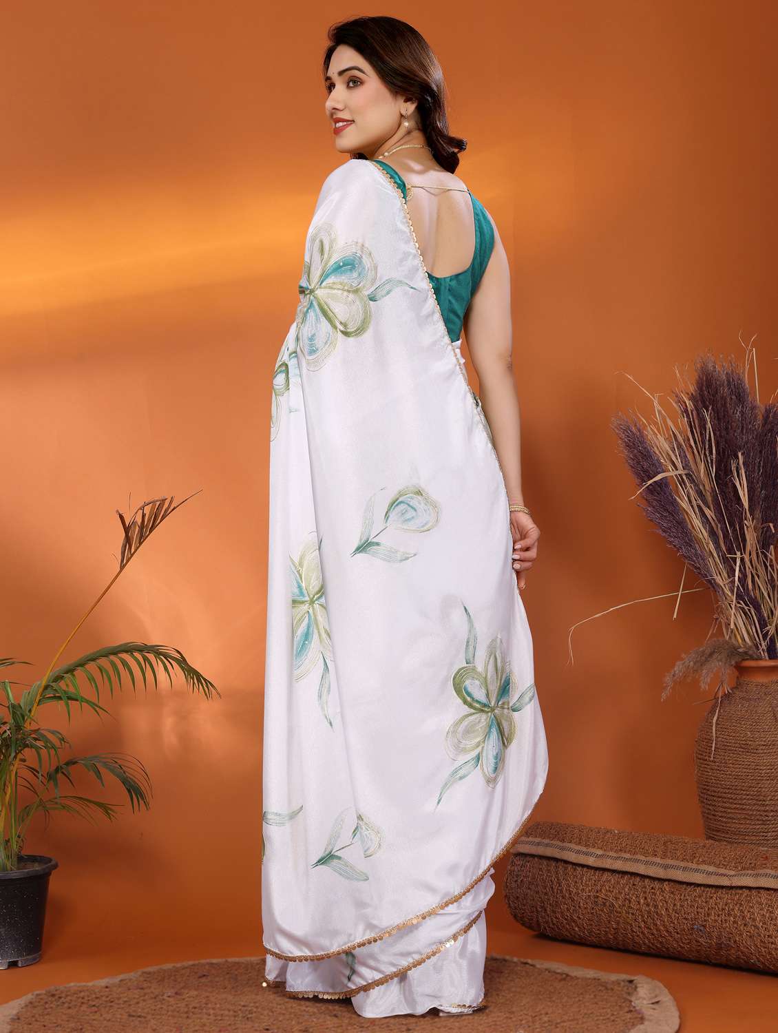 women floral printed saree with blouse - 21956647 -  Standard Image - 2