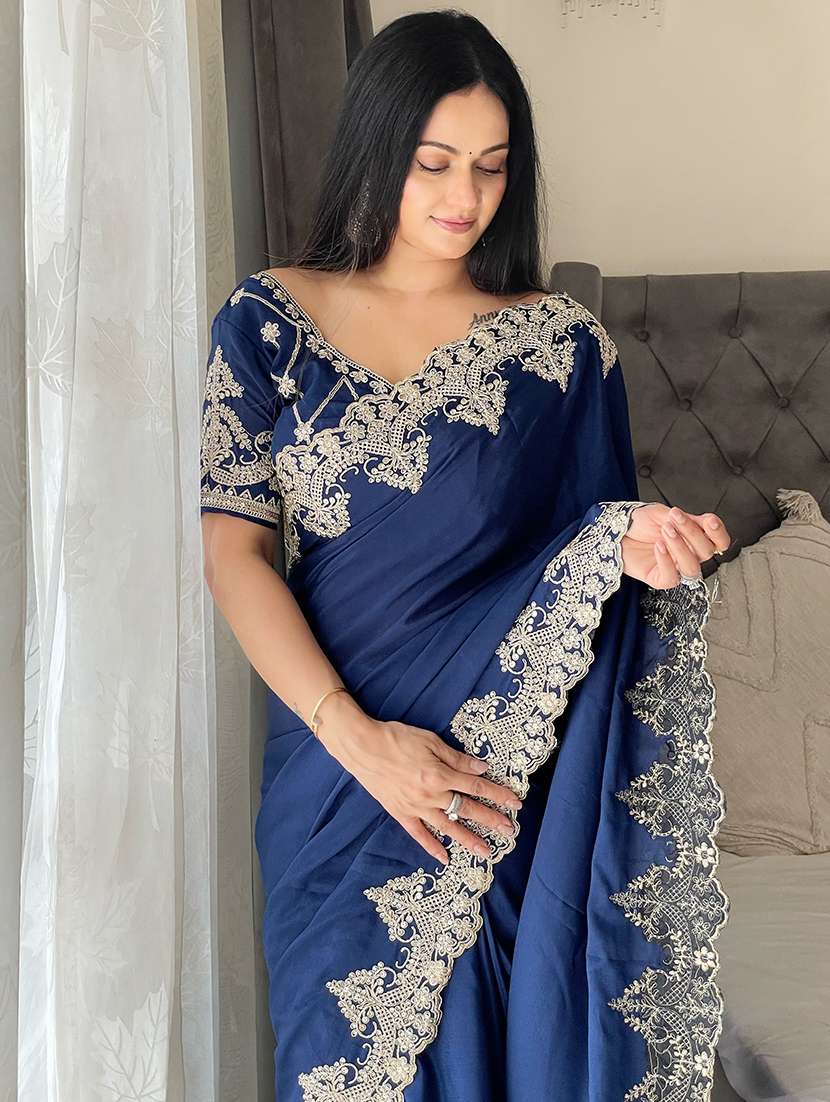 women solid with bordered saree with blouse - 21956652 -  Standard Image - 2