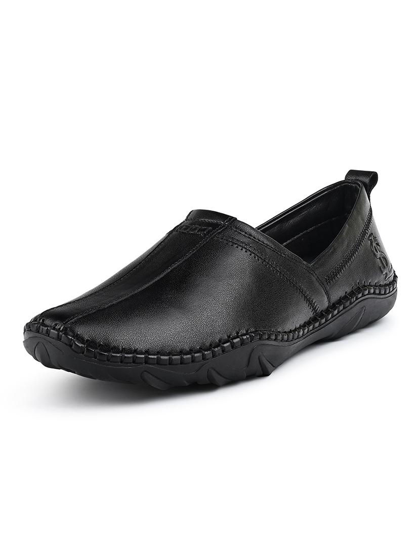 men black slip on mojari - 21956966 - Zoom Image - 0