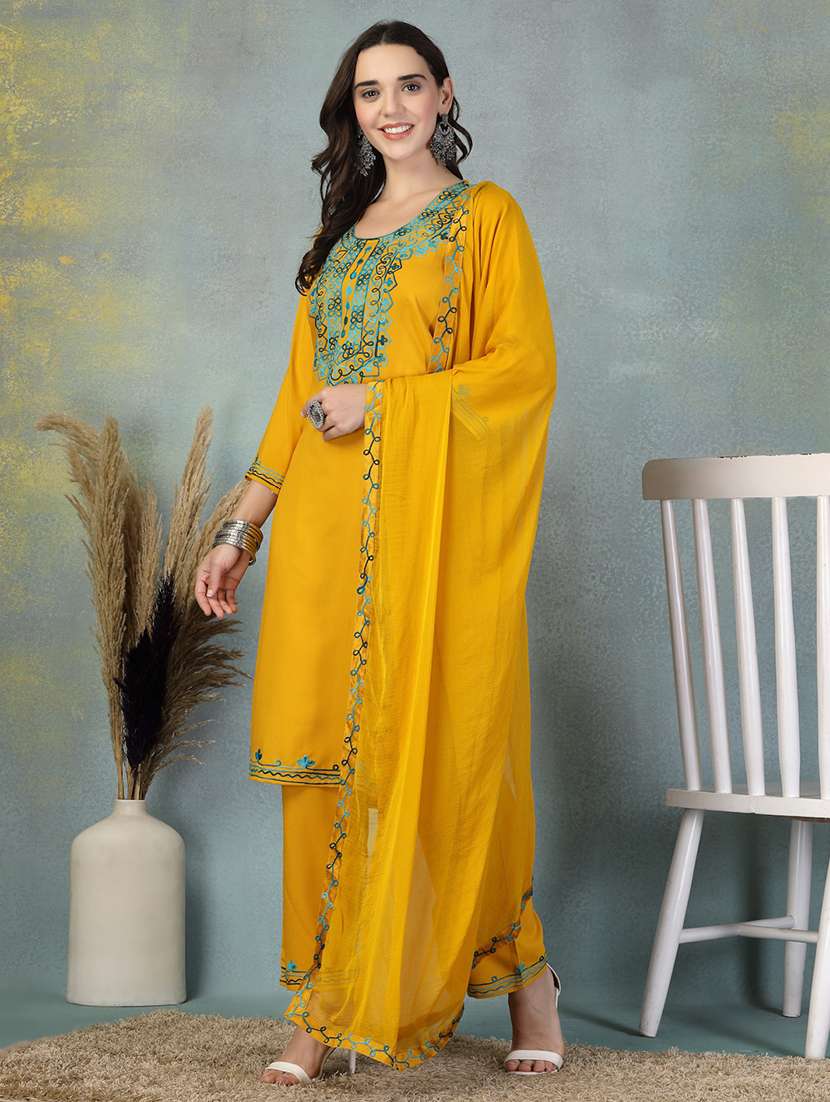 women three quarter sleeve kurta pant with dupatta set - 21956983 -  Standard Image - 2