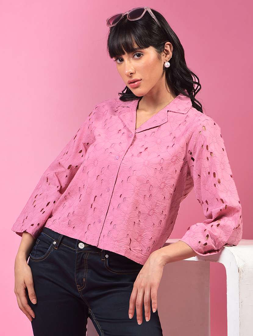 women solid laple collar crop schiffli shirt