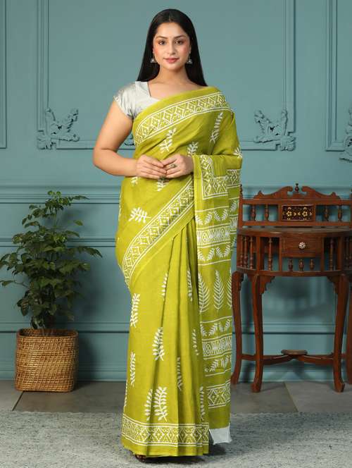 women printed casual wear saree with blouse - 21957828 - Standard Image - 0