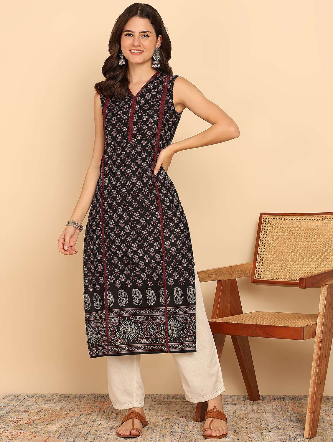 women floral printed sleeveless straight kurta - 21957892 -  Standard Image - 2